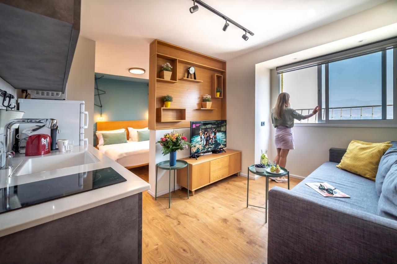 The Six Days Stylish One Bedroom Apartments Ейлат Екстериор снимка