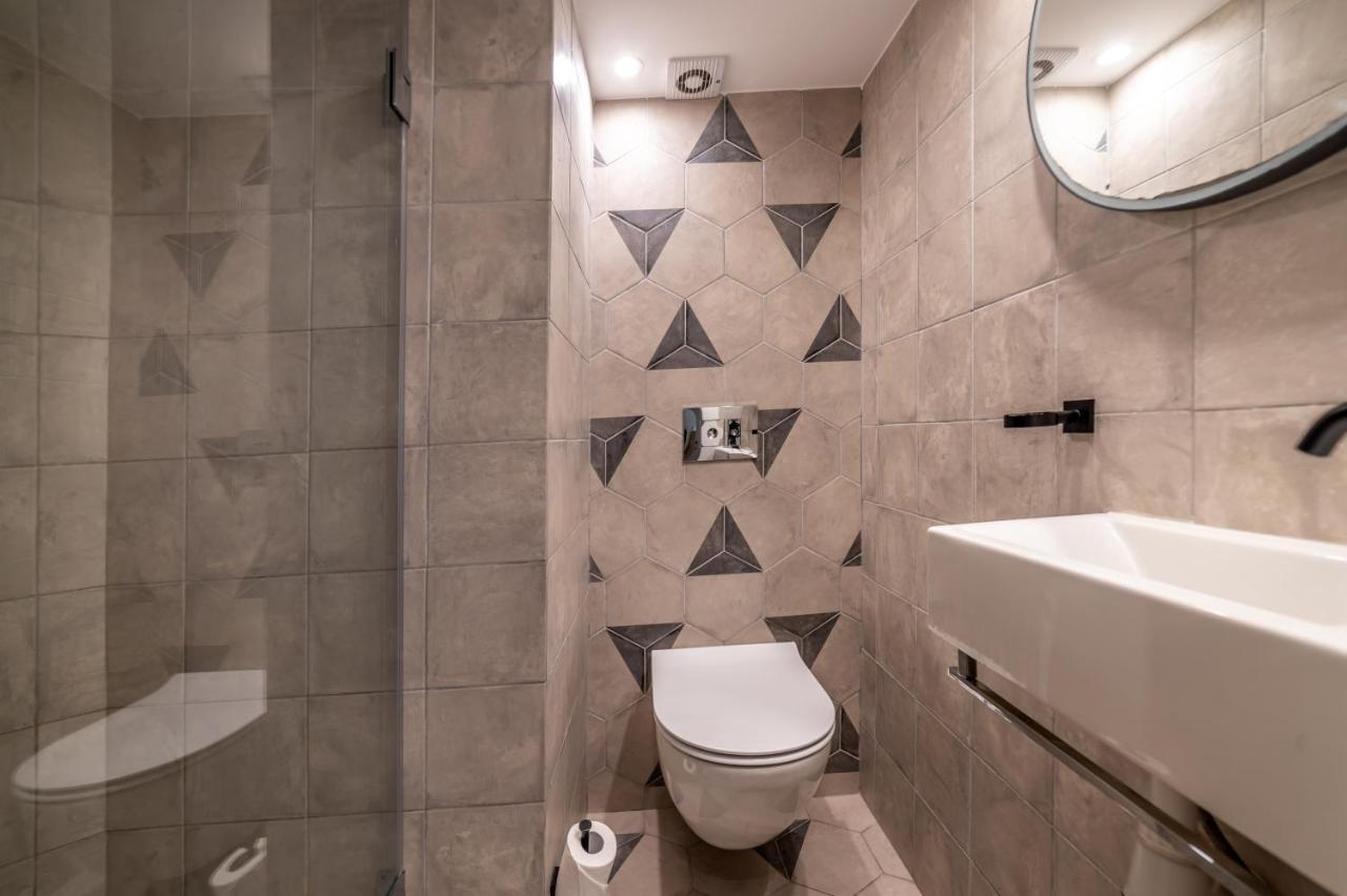 The Six Days Stylish One Bedroom Apartments Ейлат Екстериор снимка